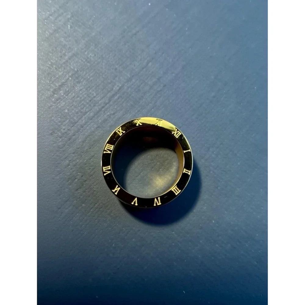 Black Roman Numeral Spinner Ring – Size 9 - Gold Geometric Band Stainless Steel